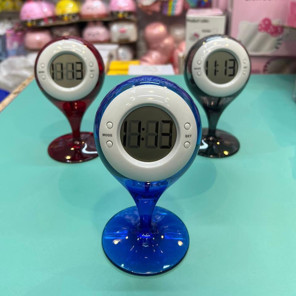 ساعت دیجیتال آبی